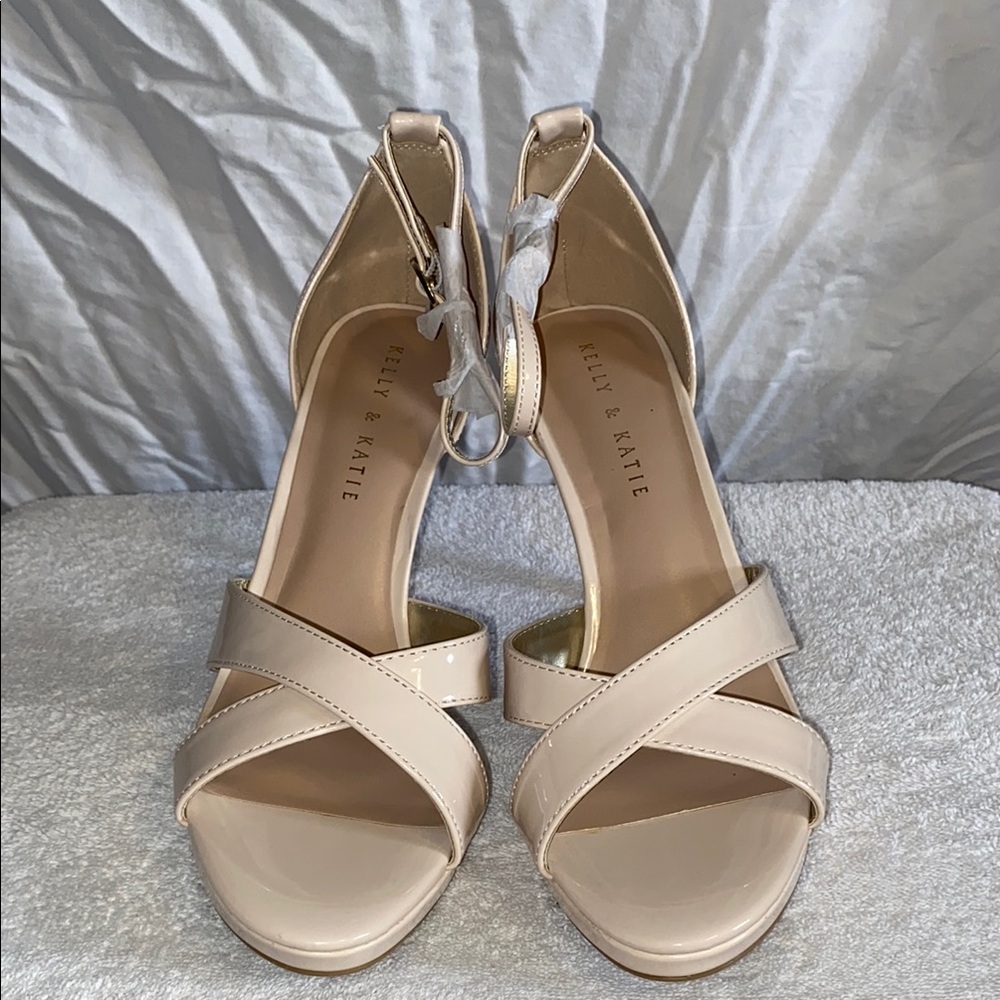 NWOT Kelly & Katie Sanesa evening shoes- nude color, ankle straps, prom wedding
